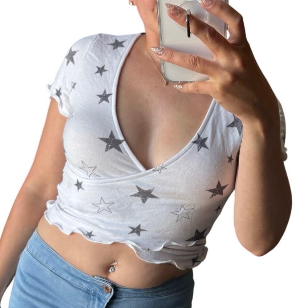 Le Lis S White Grey Star Surplice Frill Hem Short Sleeve Vneck Crop Top